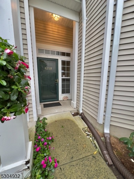 1258 Fairview Cir, Stewartsville, NJ 08886 - photo 1