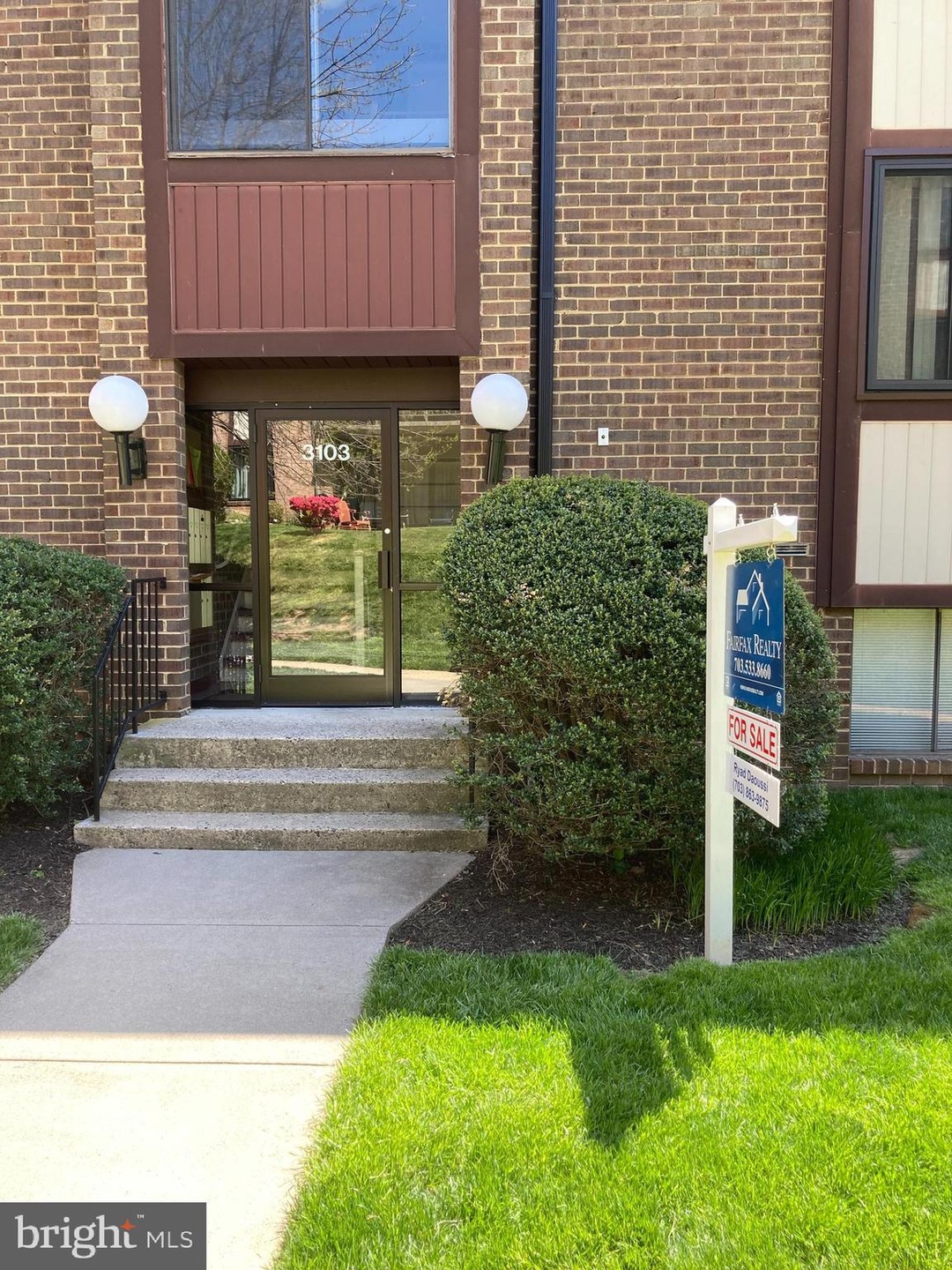 3103 Buccaneer Ct unit 202, Fairfax, VA 22031 - photo 1