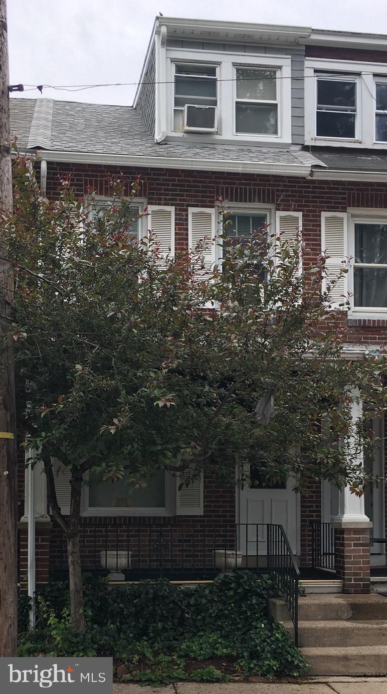 312 Linden St, Reading, PA 19604 - photo 1