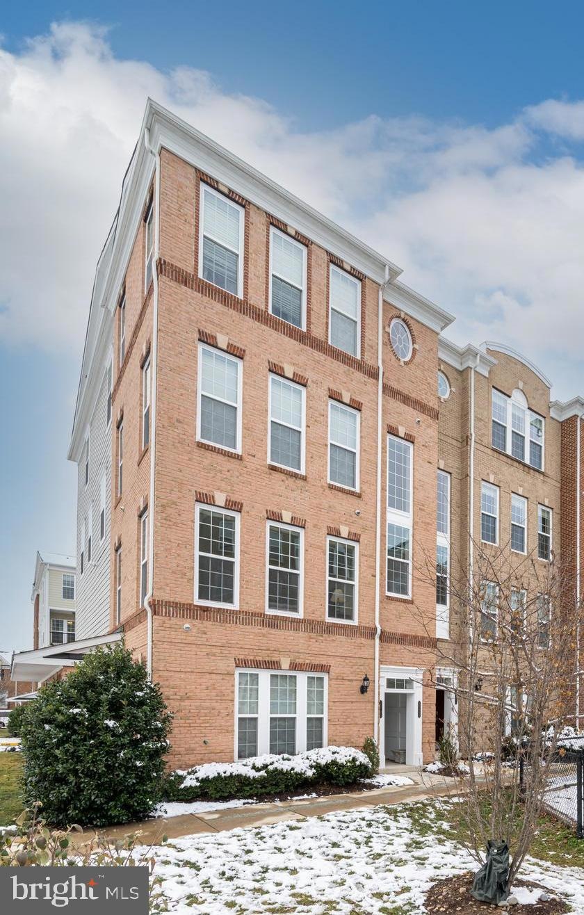 20700 Pilate Square, Ashburn, VA 20147 - photo 1