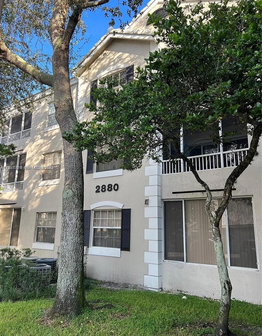 2880 N Oakland Forest Dr unit 209, Oakland Park, FL 33309 - photo 1