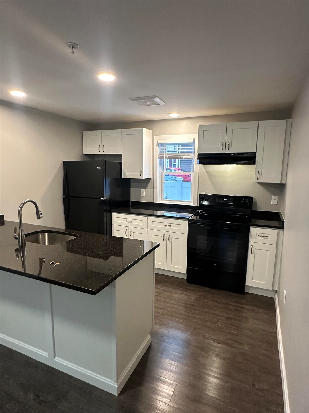 10 Monarch Way unit 101, Portsmouth, NH 03801 - photo 1