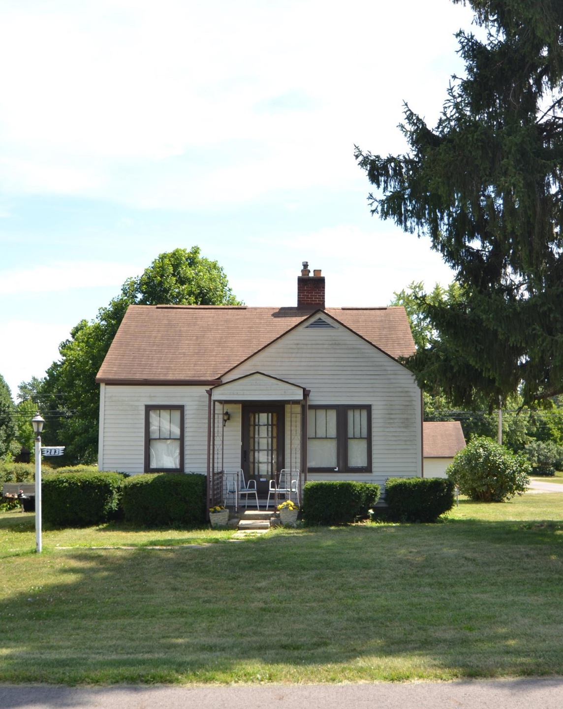 283 Colton Rd, Columbus, OH 43207 - photo 1