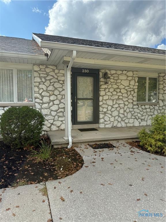 230 Adams St, Defiance, OH 43512 - photo 1