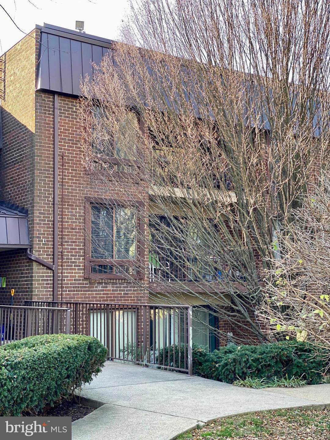 132 Roberts Ln unit 201, Alexandria, VA 22314 - photo 1