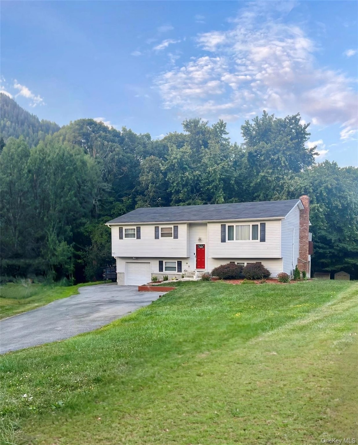 93 Rolling Meadows Rd, Middletown, NY 10940 - photo 1