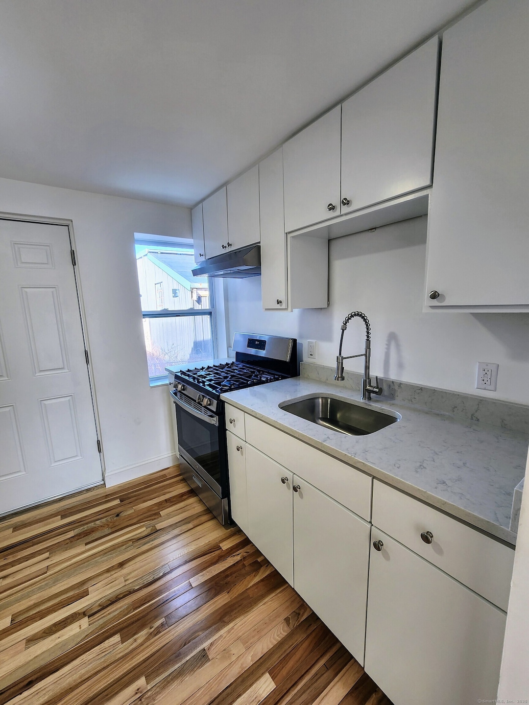 930 Wethersfield Ave unit 4, Hartford, CT 06114 - photo 1