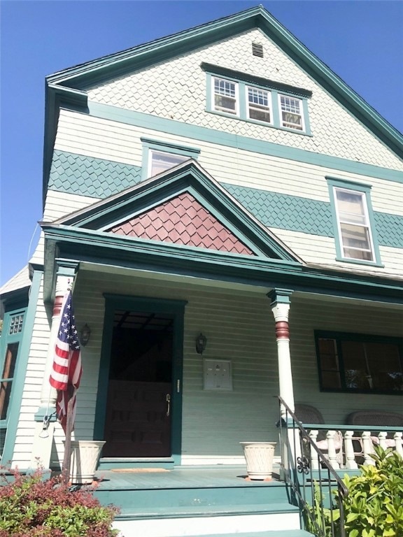 32 Rhode Island Ave unit 3, Newport, RI 02840 - photo 1