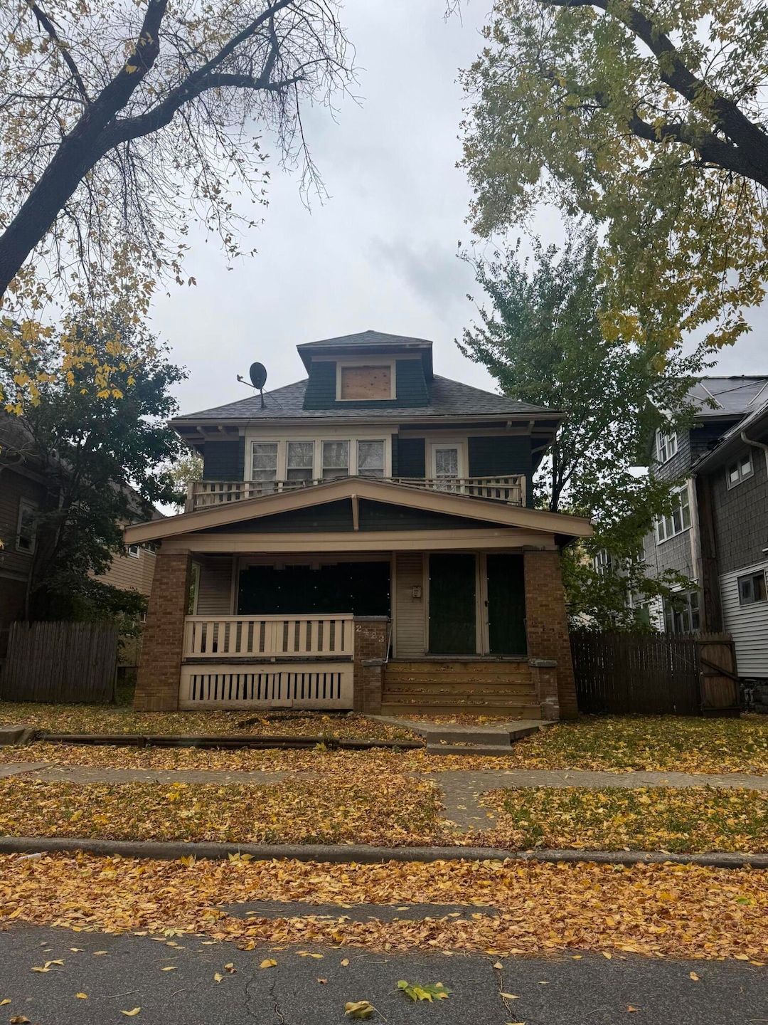 2423 N 44th St unit 2425, Milwaukee, WI 53210 - photo 1