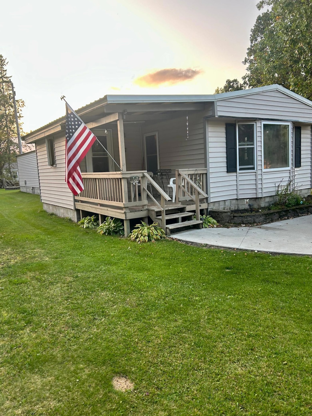 537 2nd St N, Greenbush, MN 56726 - photo 1