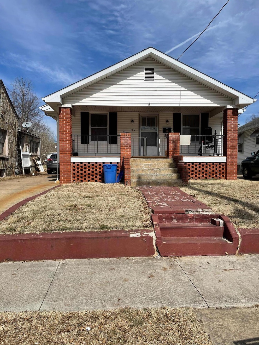 719 W Webstr Front