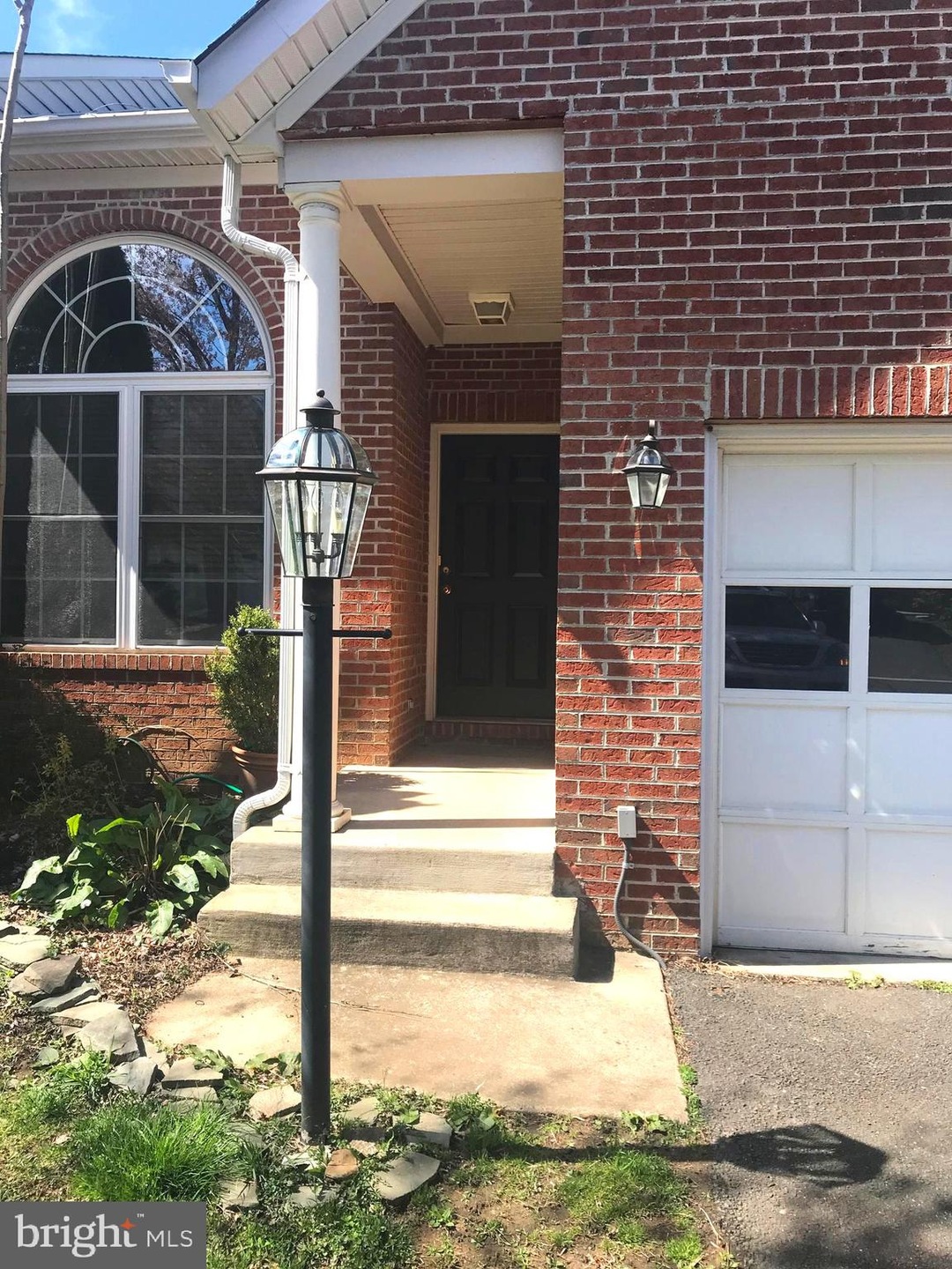 188 N View Cir, Warrenton, VA 20186 - photo 1