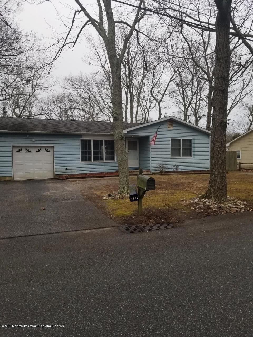 chestnut front yard