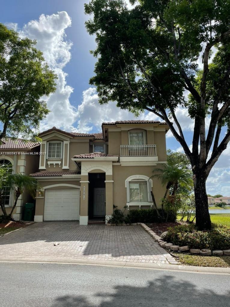 6664 NW 107th Place, Doral, FL 33178 - photo 1