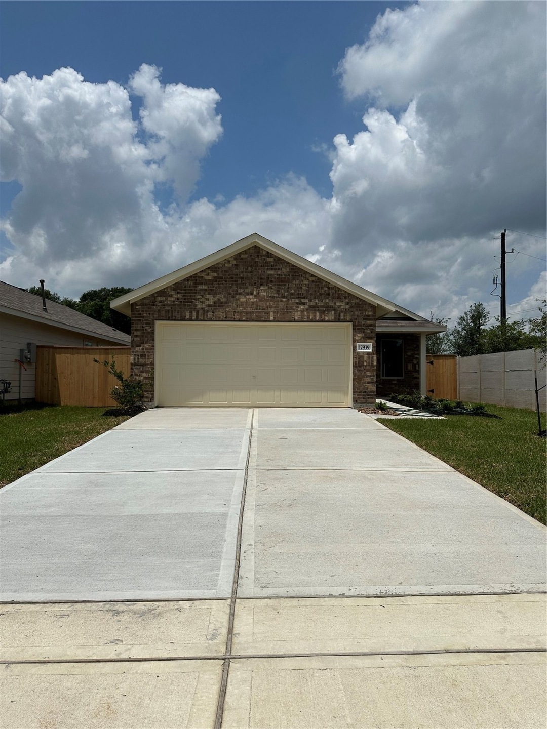 17939 Becker Landing Dr, Hockley, TX 77447 - photo 1