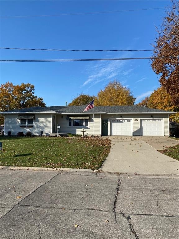 1105 E 14th St S, Newton, IA 50208 - photo 1