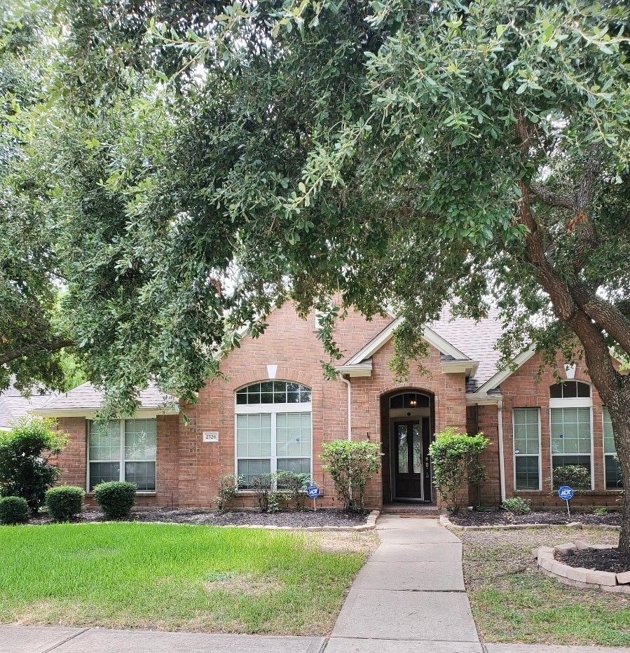 2526 Sunrise Harbor Ln, Pearland, TX 77584 - photo 1
