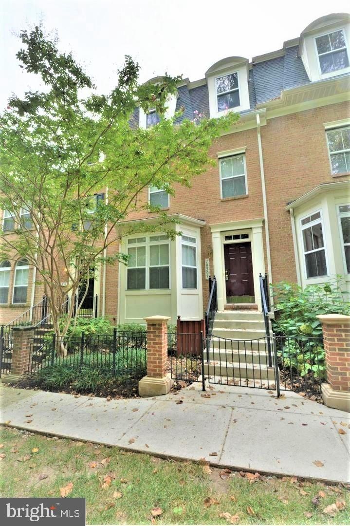 10209 Pembroke Green Place, Columbia, MD 21044 - photo 1