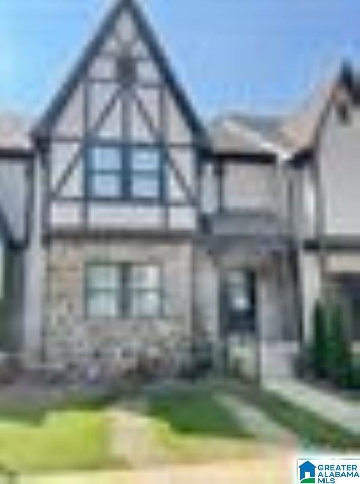 For Rent $2,900/month • Co-Listing Agent