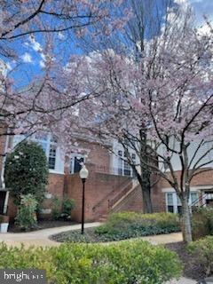 7029 Haycock Rd unit 409, Falls Church, VA 22043 - photo 1