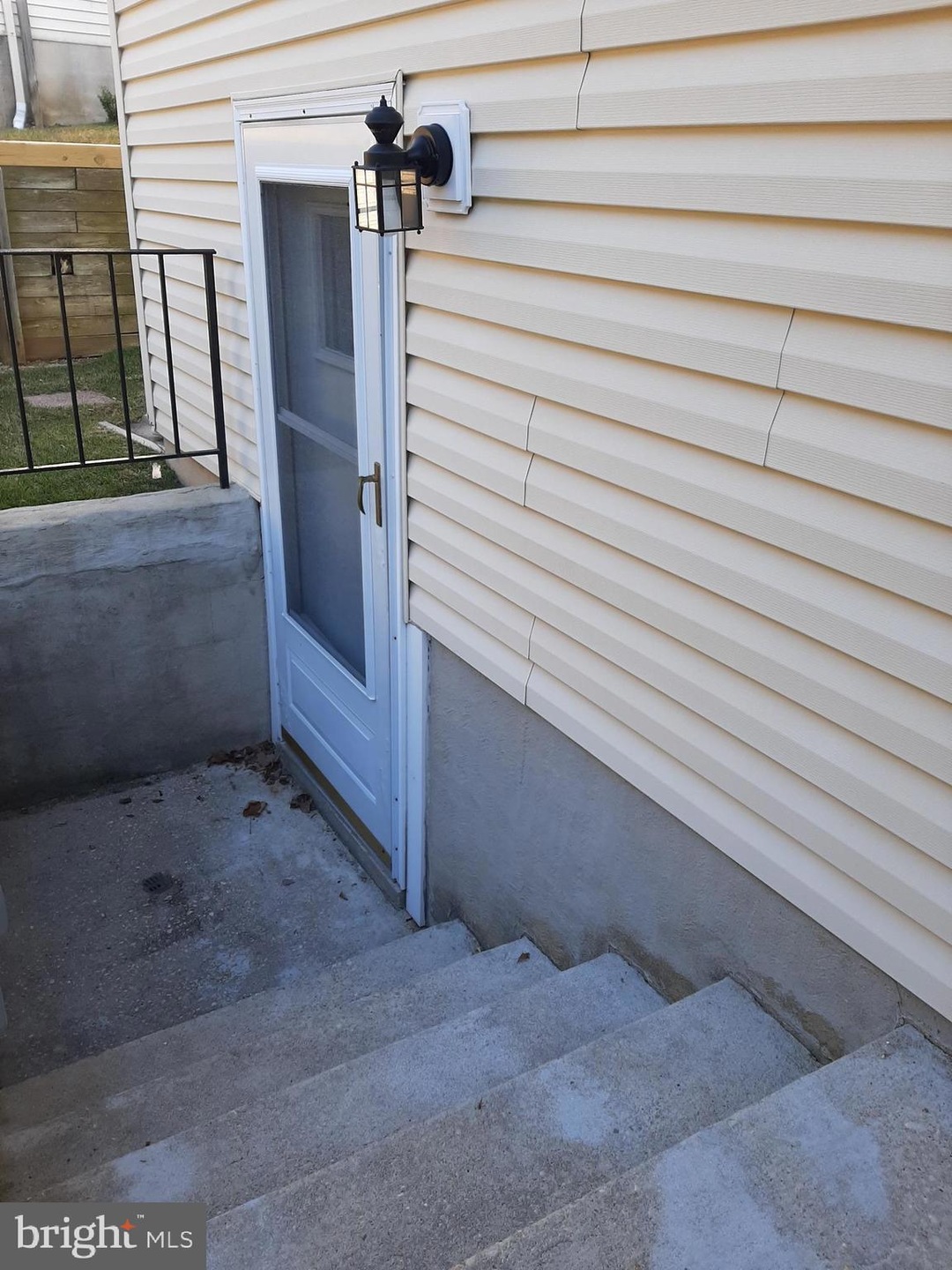 9410 Seven Courts Dr, Nottingham, MD 21236 - photo 1