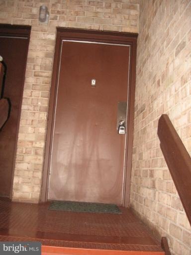 11611 Stoneview Square unit 70/22C, Reston, VA 20191 - photo 1