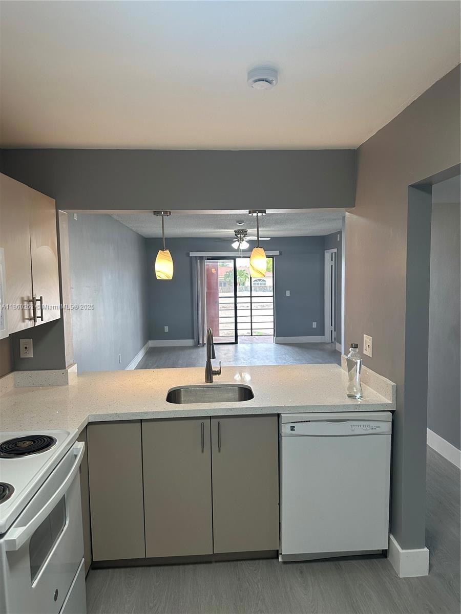 862 NE 209th St unit 206, Miami, FL 33179 - photo 1