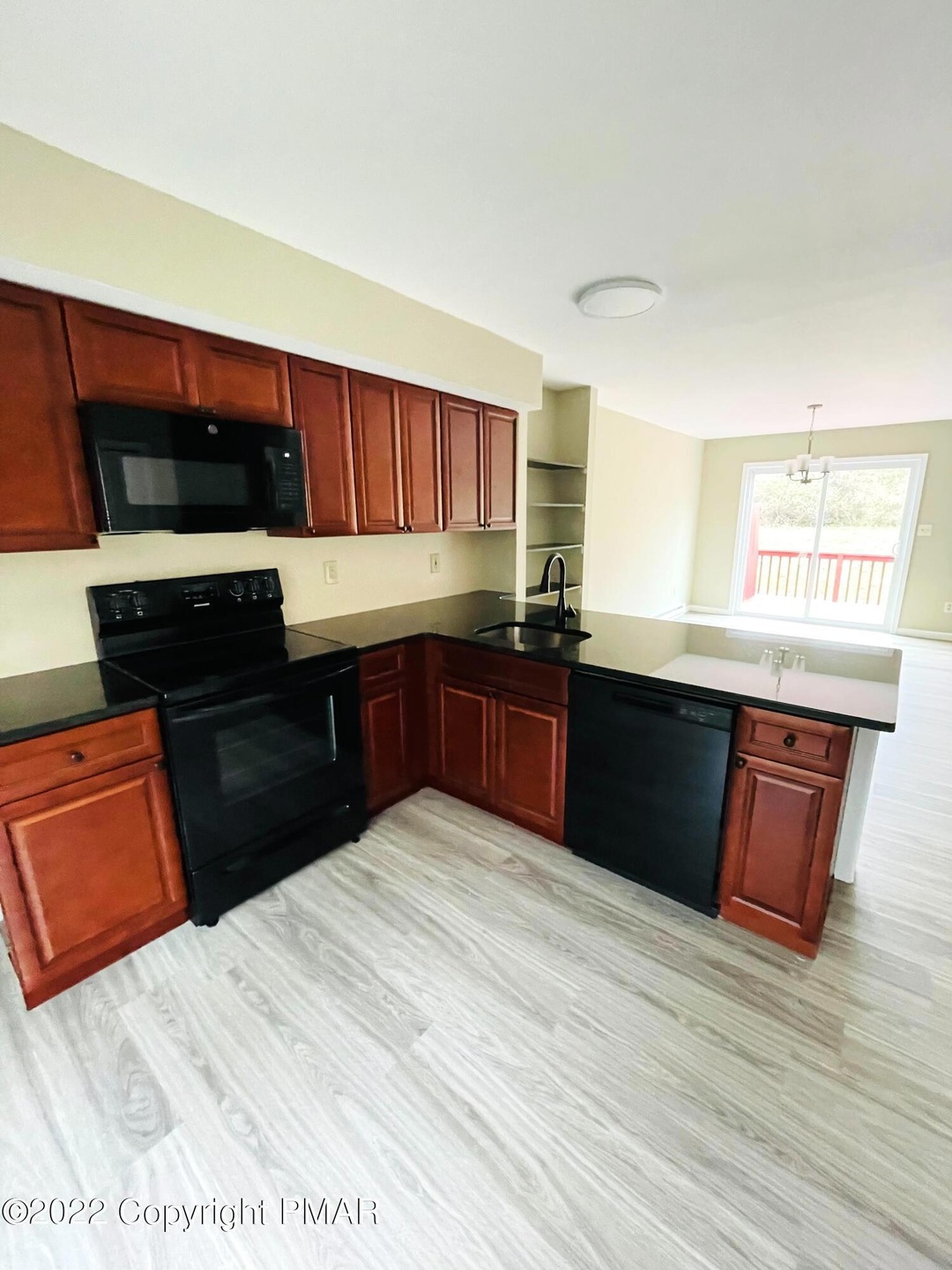 139 Victoria Arms Cir, Kunkletown, PA 18058 - photo 1