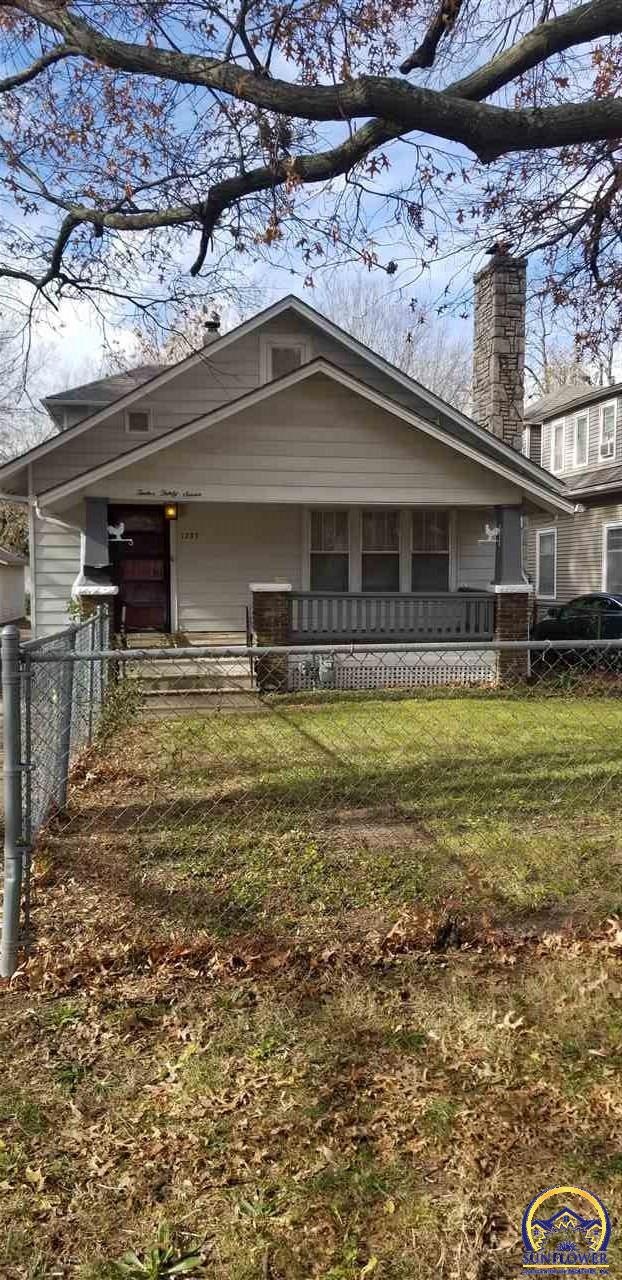 1237 SW High Ave, Topeka, KS 66604 - photo 1