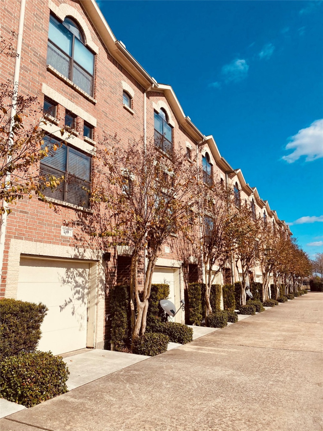 7650 Springhill St unit 401, Houston, TX 77021 - photo 1