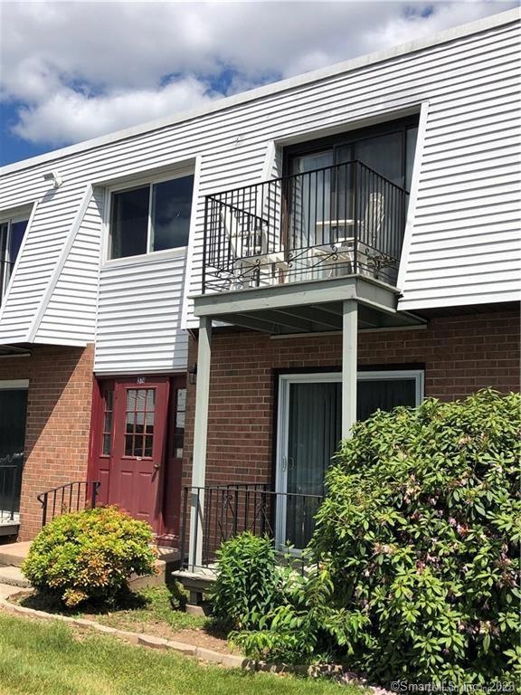 270 Richard St unit 4, Newington, CT 06111 - photo 1