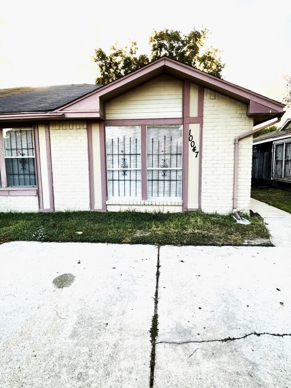 10047 Woodico Ct, Houston, TX 77038 - photo 1