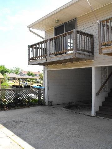 Entrance to unit T