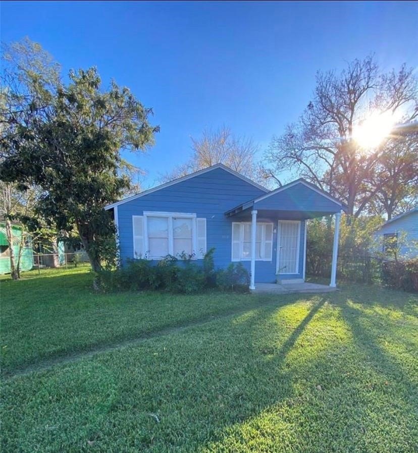 5618 E Crosstimbers St, Houston, TX 77028 - photo 1