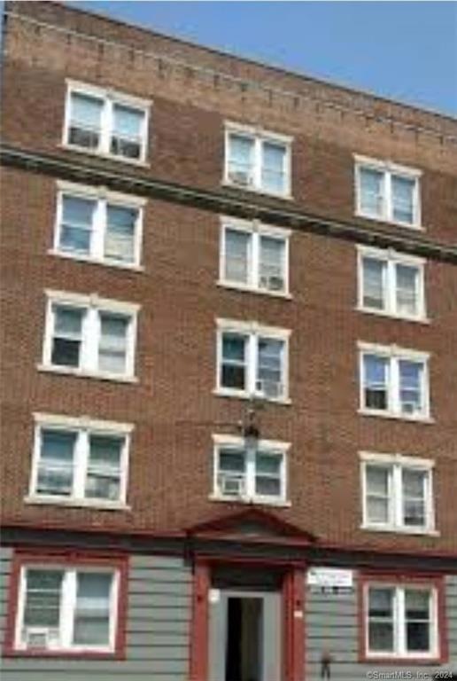 264 Davenport St unit 3, Bridgeport, CT 06607 - photo 1