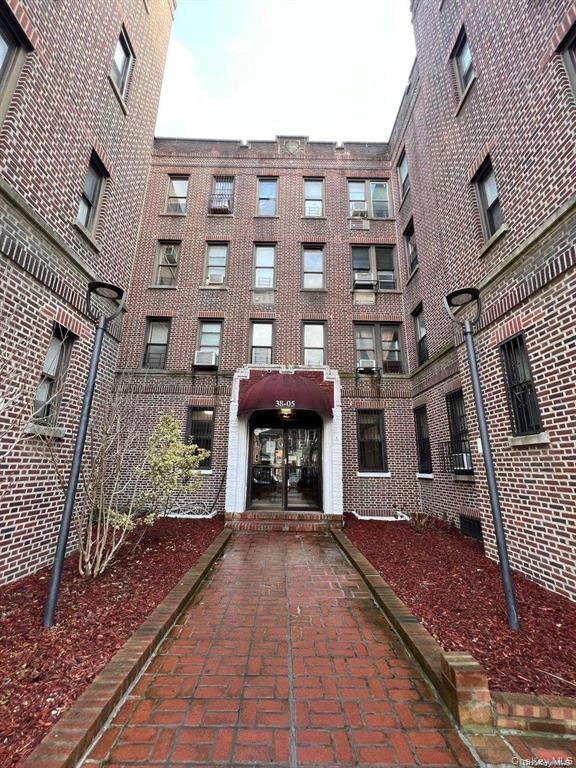 38-05 65th St unit 2F, Woodside, NY 11377 - photo 1