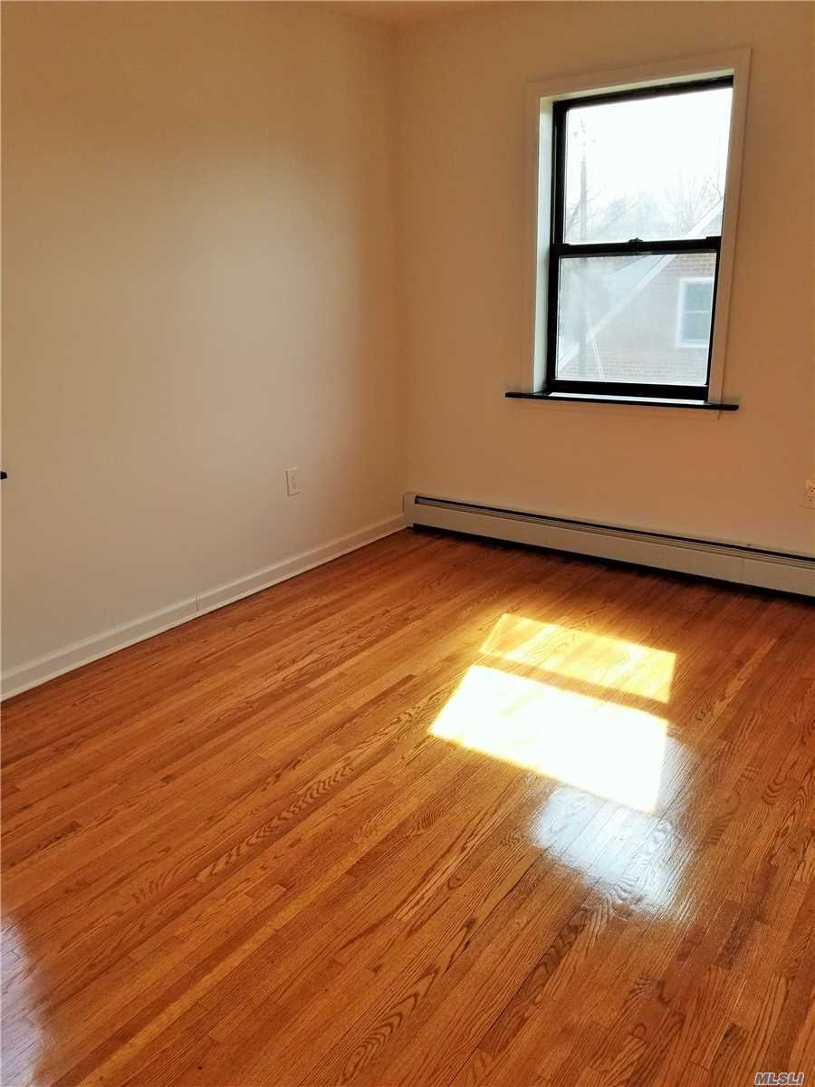 192-04 Crocheron Ave unit 2Fl, Flushing, NY 11358 - photo 1