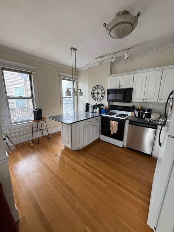 190 L St unit 1, Boston, MA 02127 - photo 1