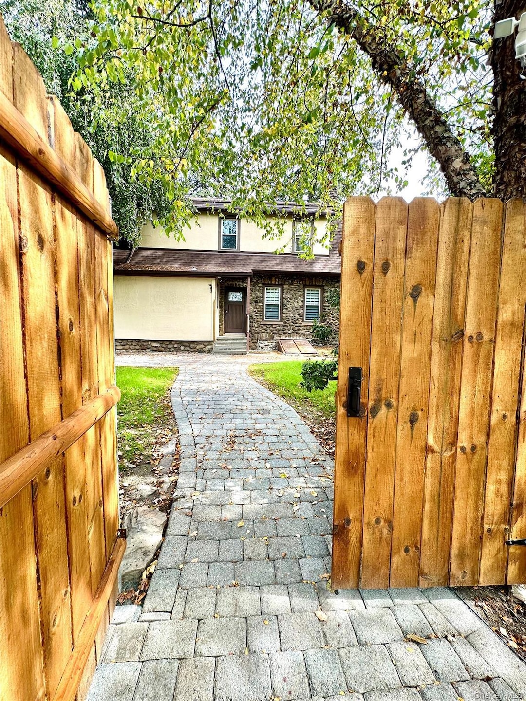 283 N Middletown Rd unit A, Pearl River, NY 10965 - photo 1