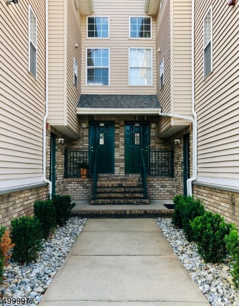 202 Tomahawk Ct, Belle Mead, NJ 08502 - photo 1