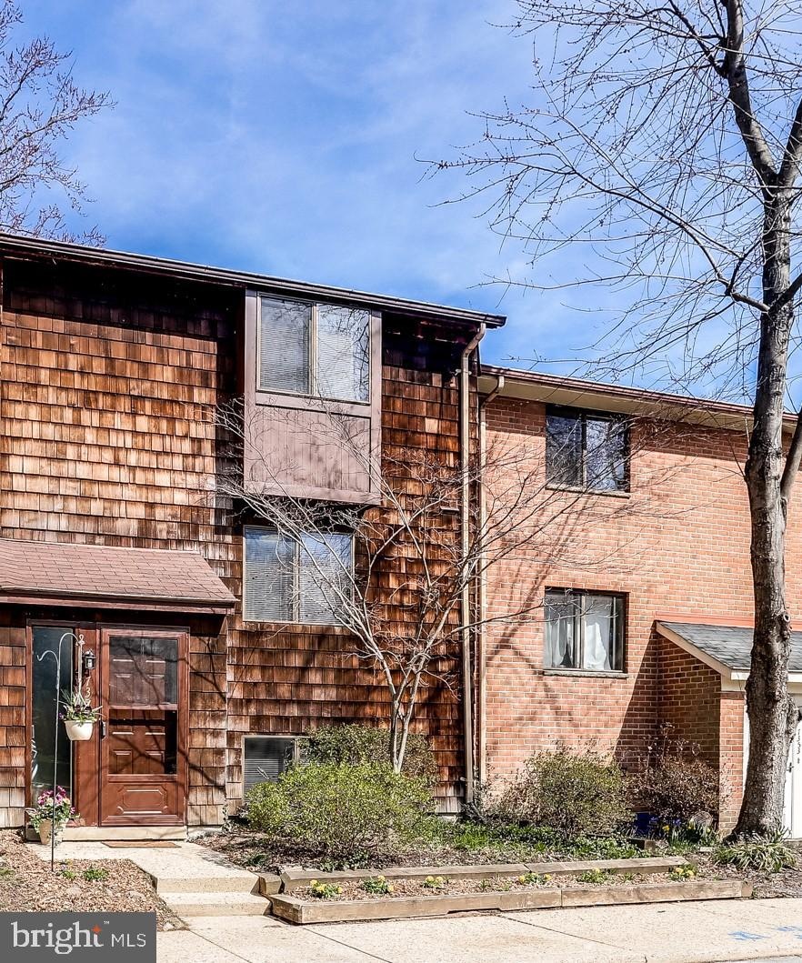 7355 Hickory Log Cir, Columbia, MD 21045 - photo 1