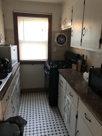 442 Coggeshall St unit 2R, Fall River, MA 02721 - photo 1