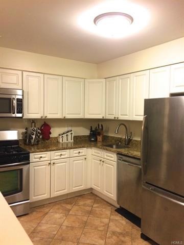 18 Charles Ln unit 2D, Pomona, NY 10970 - photo 1