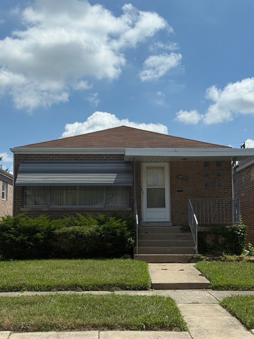 14221 S Emerald Ave, Riverdale, IL 60827 - photo 1