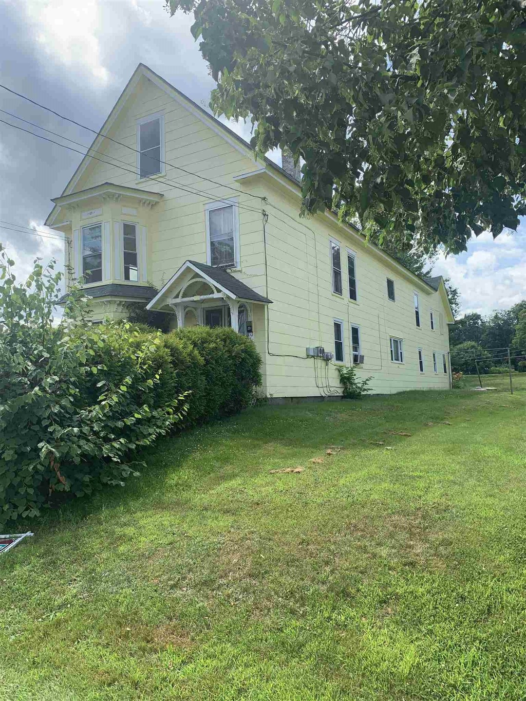 15 Crescent St, Pittsfield, NH 03263 - photo 1