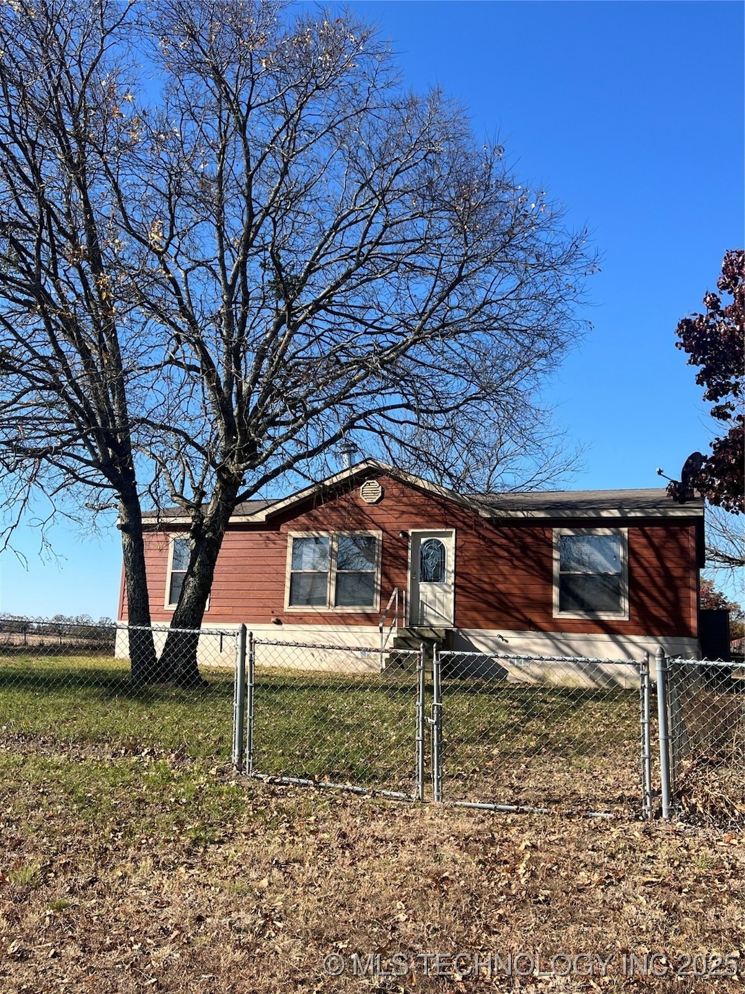 421 Wooley Ave, Stuart, OK 74570 - photo 1