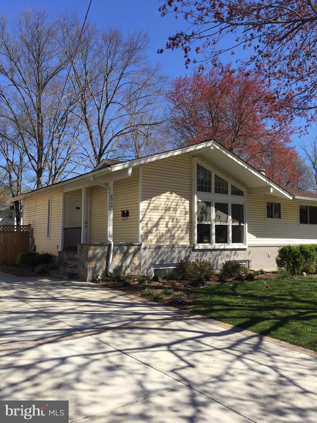 8514 Cottage St, Vienna, VA 22180 - photo 1