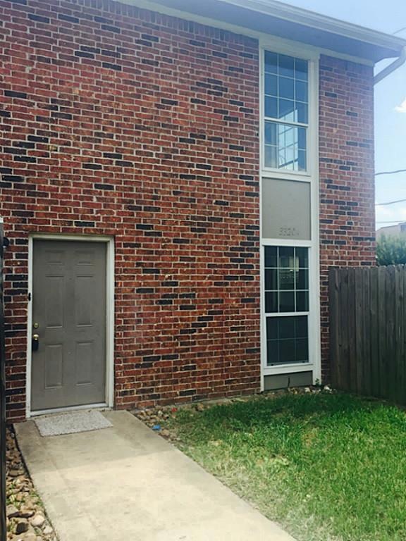 3320 Avenue O unit B, Rosenberg, TX 77471 - photo 1