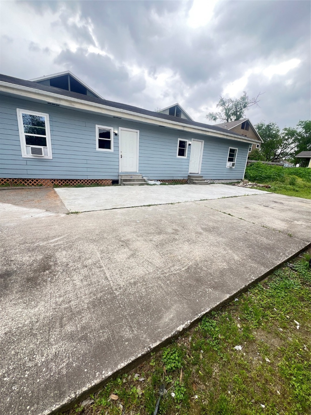 8608 Prairie View Dr unit A, Houston, TX 77088 - photo 1