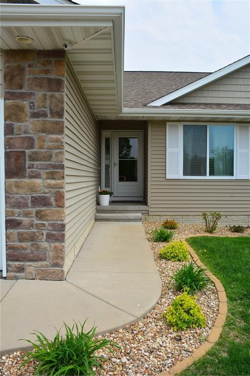 2131 Probst Ct SW, Cedar Rapids, IA 52404 - photo 1